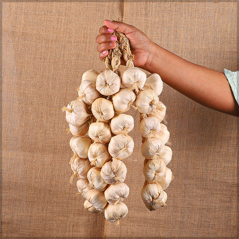 Garlic wall hanging