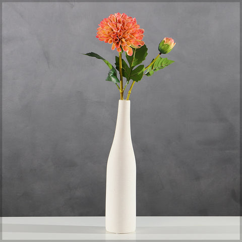 Realistic artificial dahlia