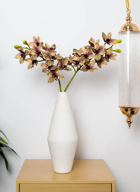 Artificial flower centerpiece