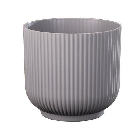 Plastic planter pots