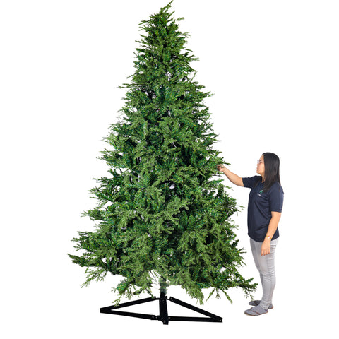 1 Piece Decorative Green Artificial Christmas Tree ( Chirstmas Tree only, Ornaments not Included)