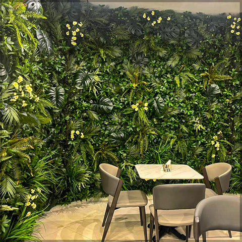 ديكور حائط بأوراق استوائية