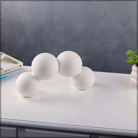 White table top vase with bubble design