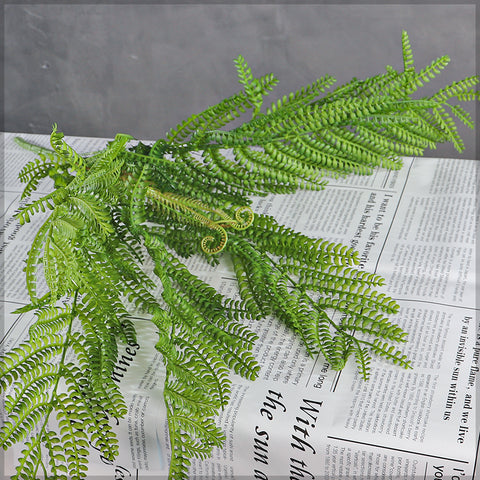 شجيرة سرخس اصطناعية مع أغصان