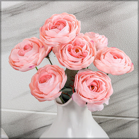 ranunculus floral arrangement