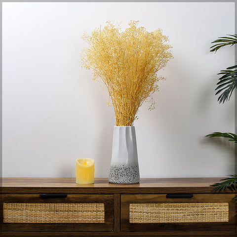 Home Décor with Dried White Flowers